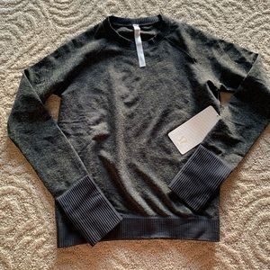 Nwt Lululemon pull over
